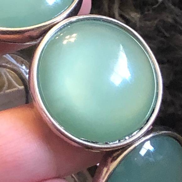 True by Tuleste sage cabochon stretch bracelet NWT - Picture 7 of 8